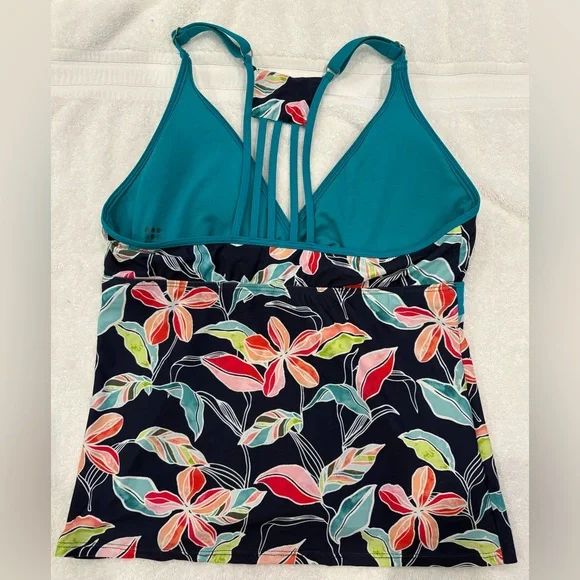 GUC size M Title Nine Tankini top - Picture 2 of 3